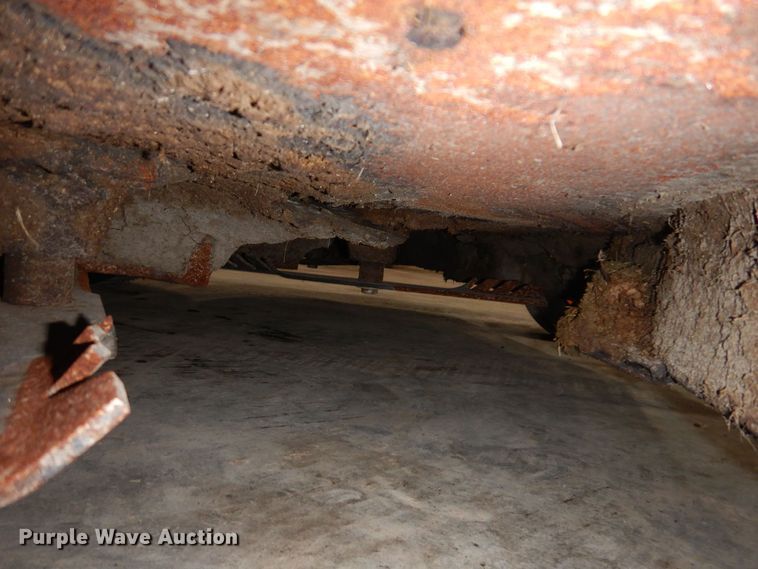 image for item IO9423 2018 Scag V-Ride II  ZTR lawn mower