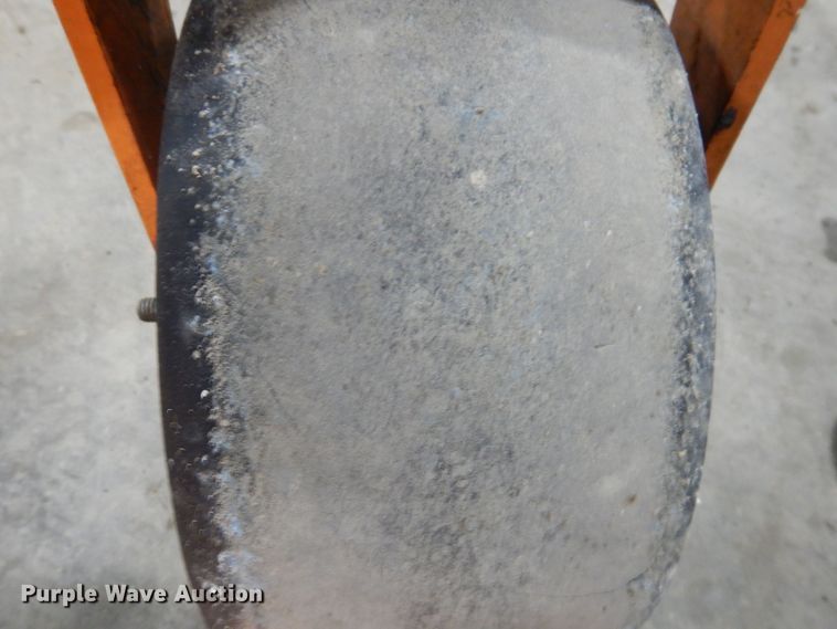 image for item IO9423 2018 Scag V-Ride II  ZTR lawn mower