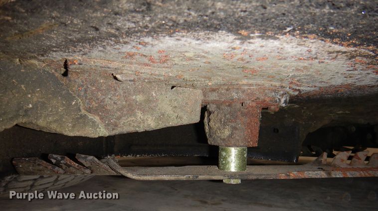 image for item IO9424 2018 Scag V-Ride II  ZTR lawn mower