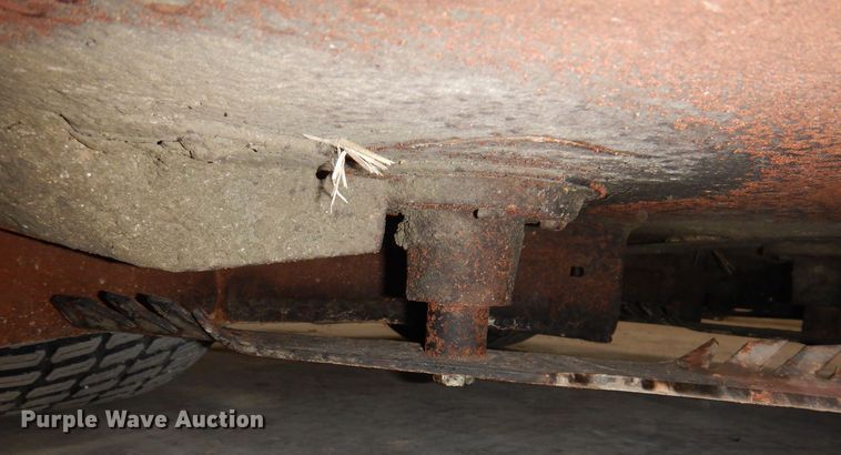 image for item IO9425 2018 Scag V-Ride II  ZTR lawn mower