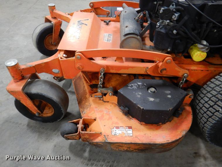 image for item IO9426 2018 Scag V-Ride II  ZTR lawn mower