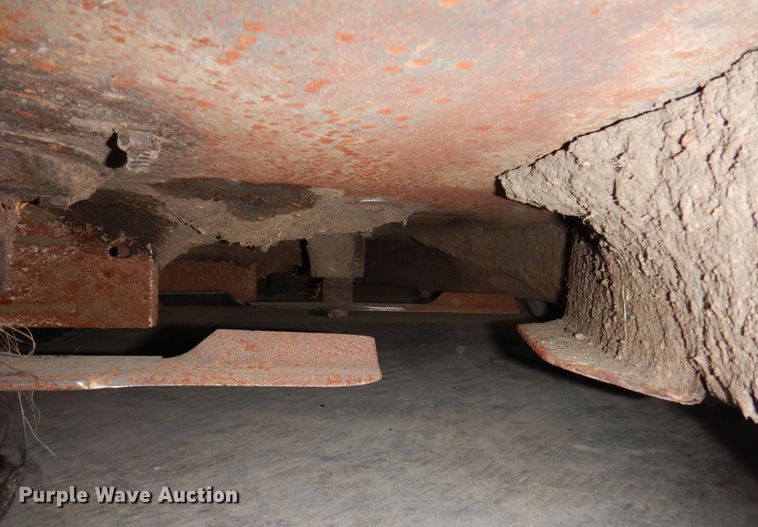 image for item IO9426 2018 Scag V-Ride II  ZTR lawn mower