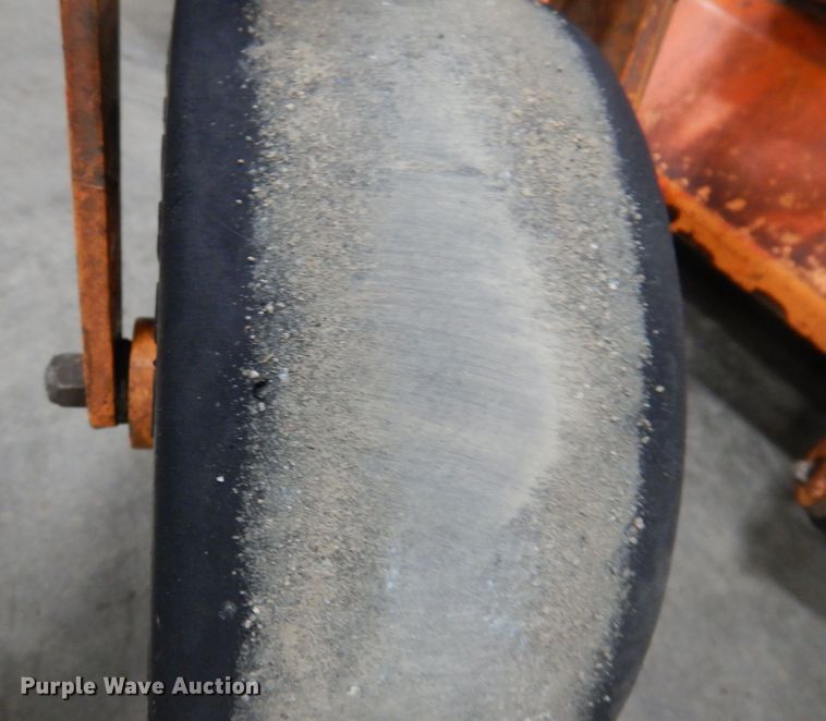 image for item IO9426 2018 Scag V-Ride II  ZTR lawn mower