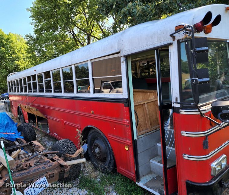 image for item JA9973 1987 Thomas  RV