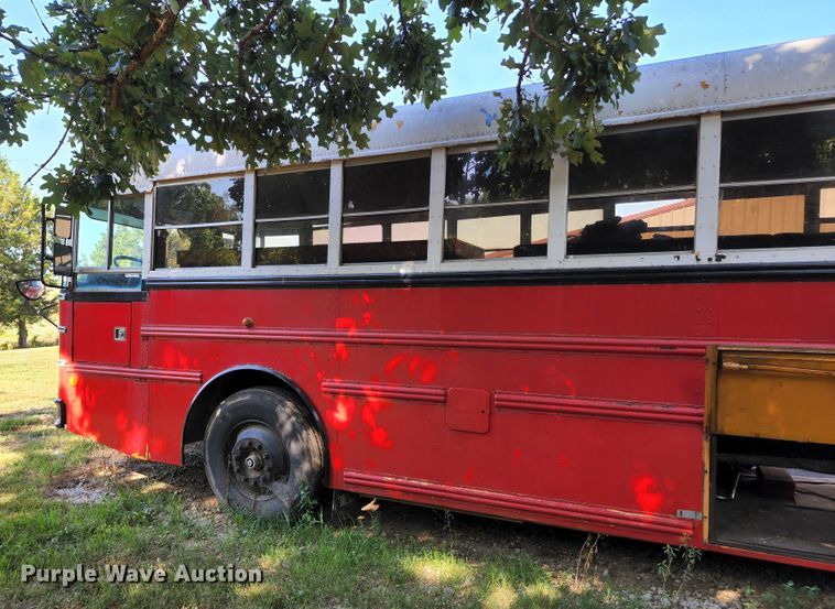 image for item JA9973 1987 Thomas  RV