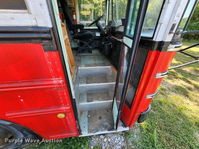 image for item JA9973 1987 Thomas  RV