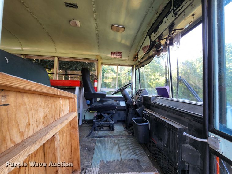 image for item JA9973 1987 Thomas  RV