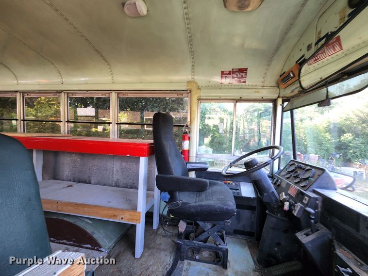 image for item JA9973 1987 Thomas  RV