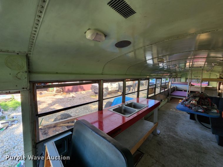 image for item JA9973 1987 Thomas  RV