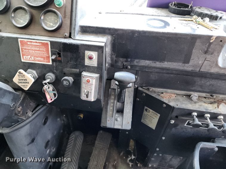 image for item JA9973 1987 Thomas  RV