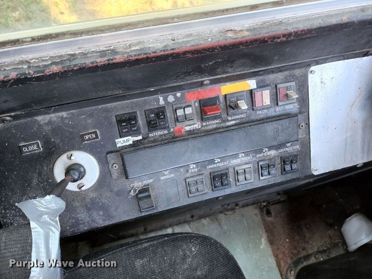 image for item JA9973 1987 Thomas  RV