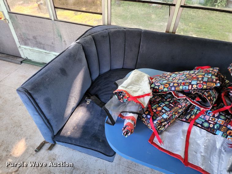 image for item JA9973 1987 Thomas  RV