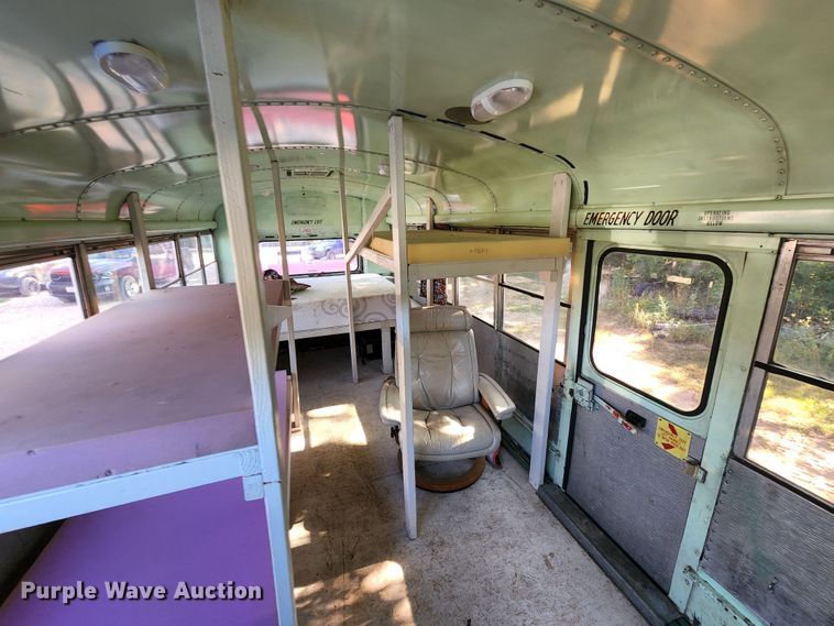 image for item JA9973 1987 Thomas  RV