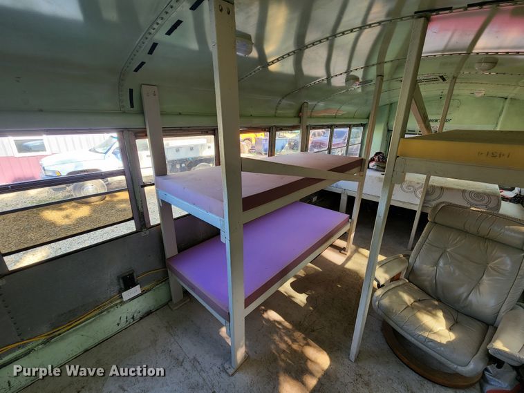 image for item JA9973 1987 Thomas  RV