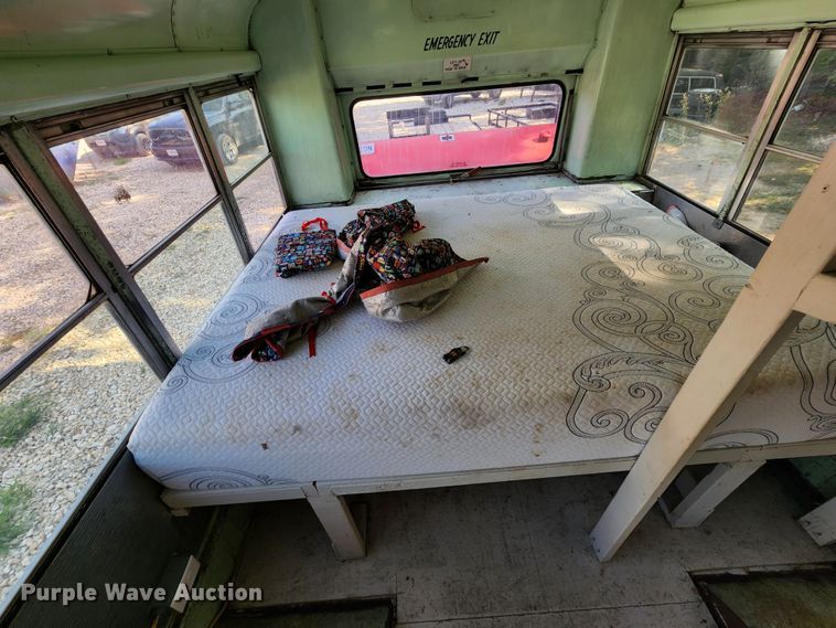 image for item JA9973 1987 Thomas  RV