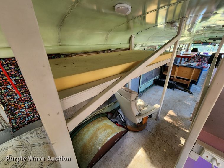 image for item JA9973 1987 Thomas  RV