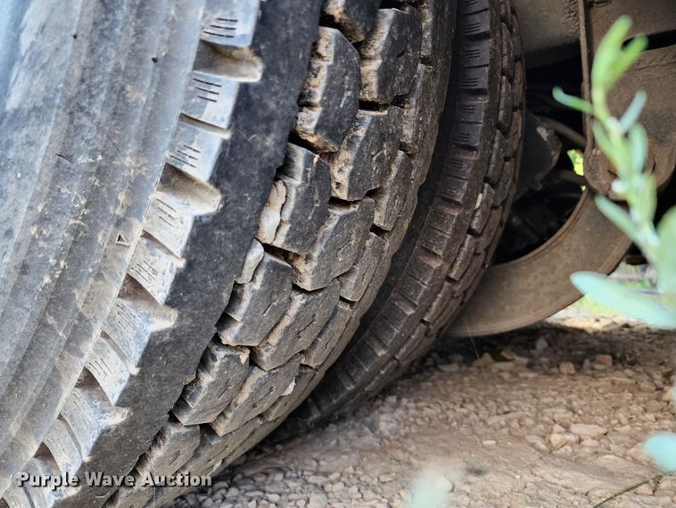 image for item JA9973 1987 Thomas  RV