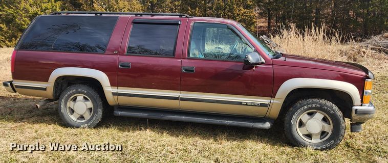 image for item JB9637 1999 Chevrolet Suburban K1500  SUV