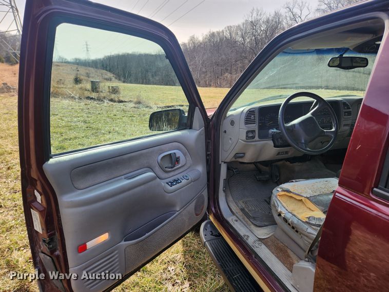 image for item JB9637 1999 Chevrolet Suburban K1500  SUV