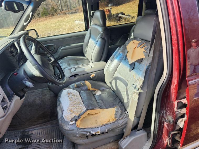 image for item JB9637 1999 Chevrolet Suburban K1500  SUV