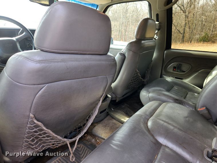 image for item JB9637 1999 Chevrolet Suburban K1500  SUV