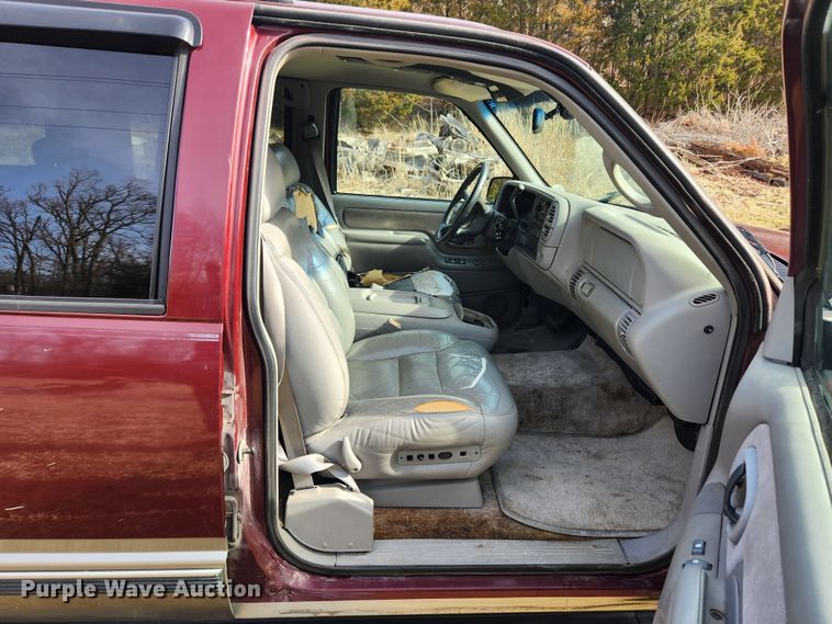 image for item JB9637 1999 Chevrolet Suburban K1500  SUV