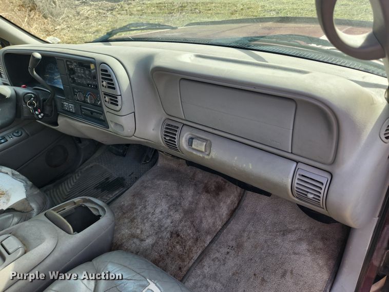 image for item JB9637 1999 Chevrolet Suburban K1500  SUV