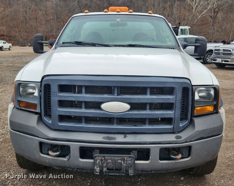 image for item JB9639 2007 Ford F550 Super Duty XL  utility / service truck
