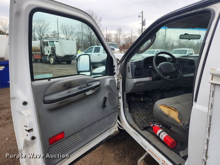 image for item JB9639 2007 Ford F550 Super Duty XL  utility / service truck