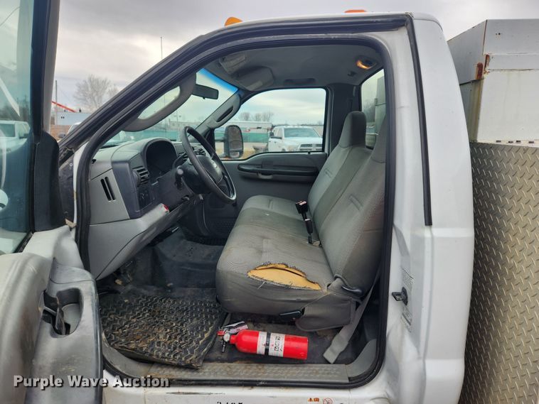 image for item JB9639 2007 Ford F550 Super Duty XL  utility / service truck