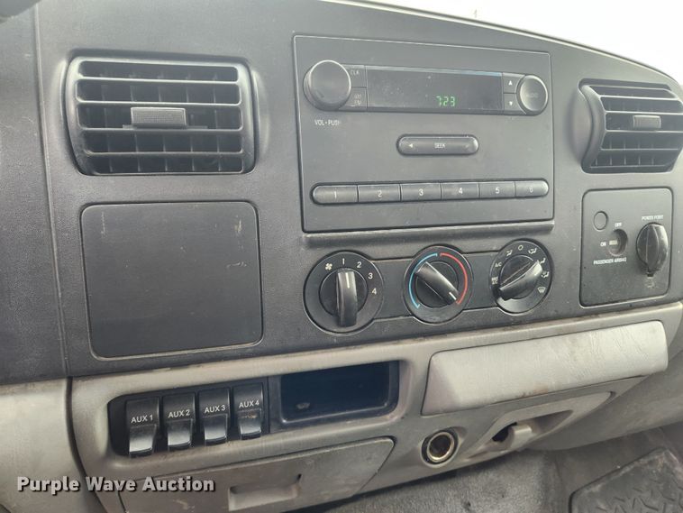 image for item JB9639 2007 Ford F550 Super Duty XL  utility / service truck