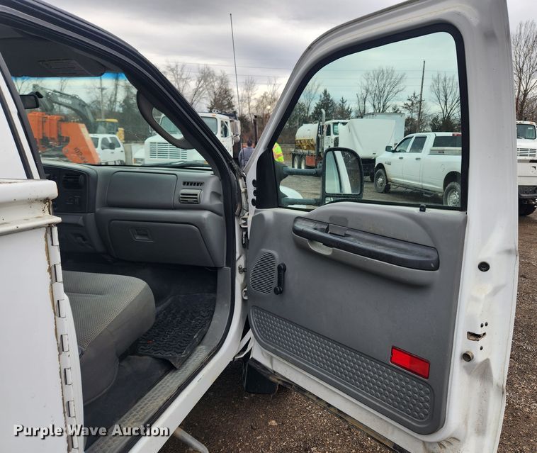 image for item JB9639 2007 Ford F550 Super Duty XL  utility / service truck