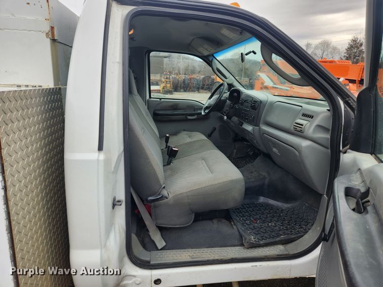 image for item JB9639 2007 Ford F550 Super Duty XL  utility / service truck