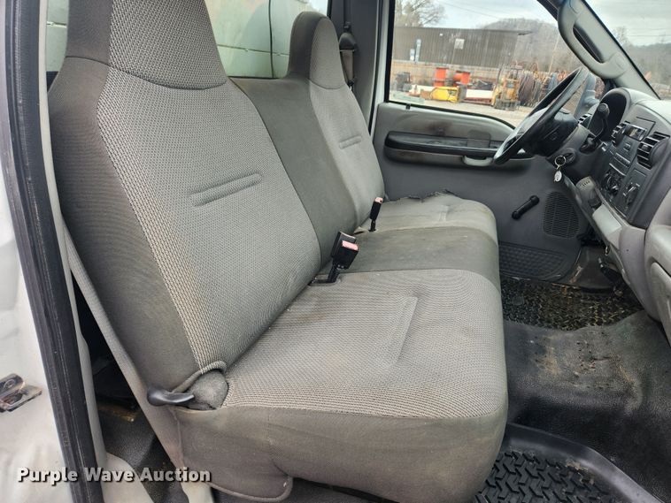 image for item JB9639 2007 Ford F550 Super Duty XL  utility / service truck