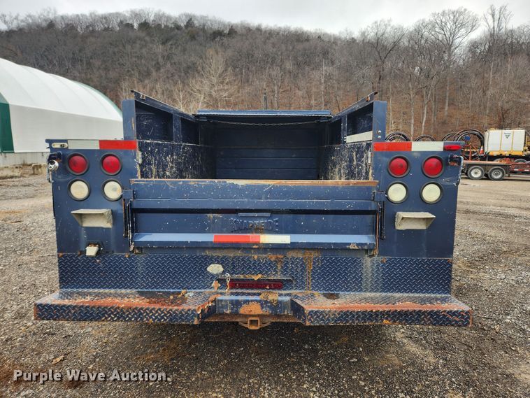 image for item JB9640 2004 Ford F550 Super Duty XL  utility / service truck