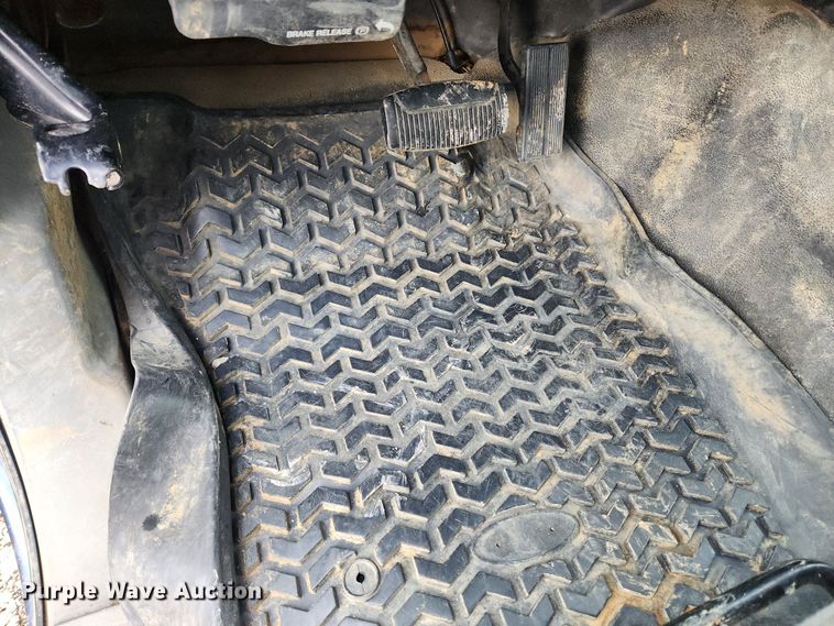 image for item JB9640 2004 Ford F550 Super Duty XL  utility / service truck