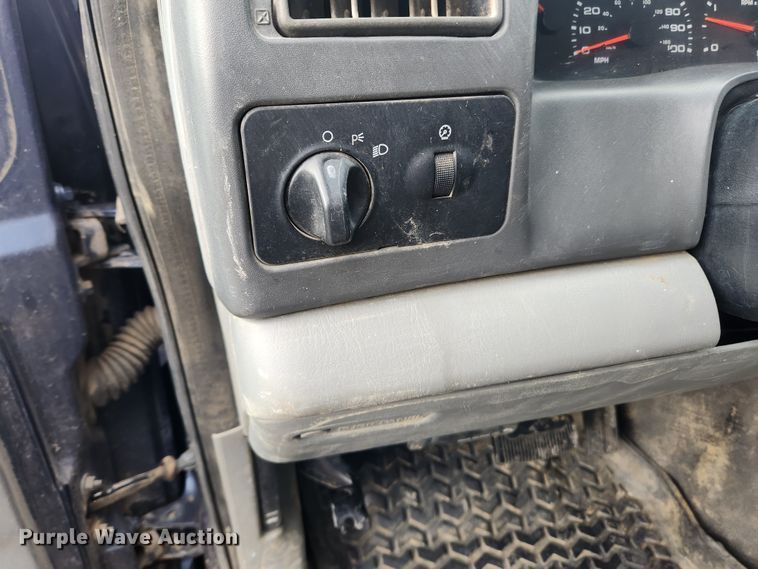 image for item JB9640 2004 Ford F550 Super Duty XL  utility / service truck