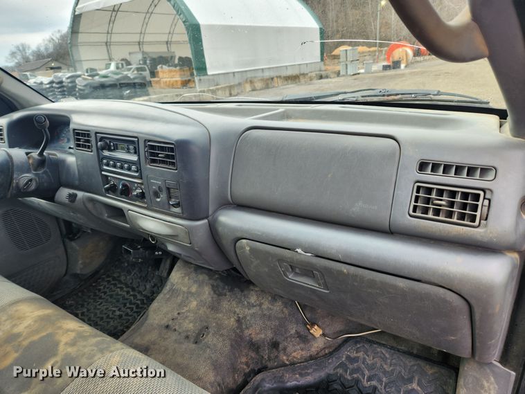 image for item JB9640 2004 Ford F550 Super Duty XL  utility / service truck