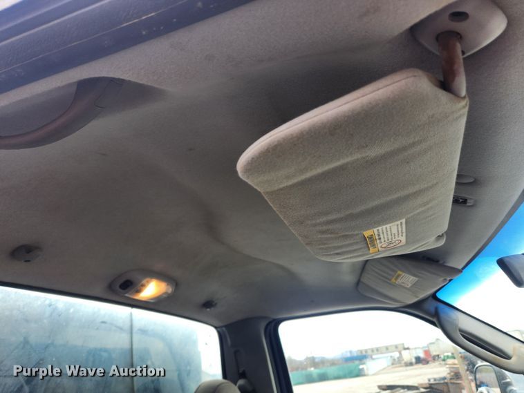 image for item JB9640 2004 Ford F550 Super Duty XL  utility / service truck