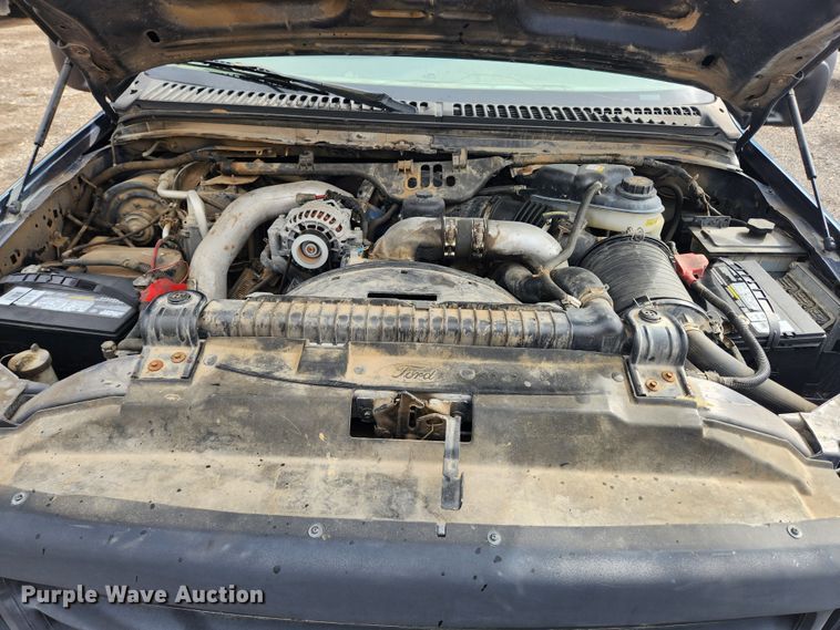 image for item JB9640 2004 Ford F550 Super Duty XL  utility / service truck