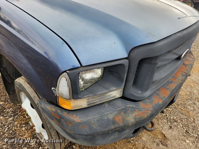 image for item JB9640 2004 Ford F550 Super Duty XL  utility / service truck