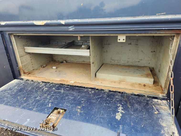 image for item JB9640 2004 Ford F550 Super Duty XL  utility / service truck