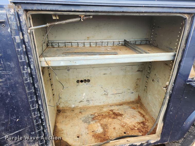 image for item JB9640 2004 Ford F550 Super Duty XL  utility / service truck