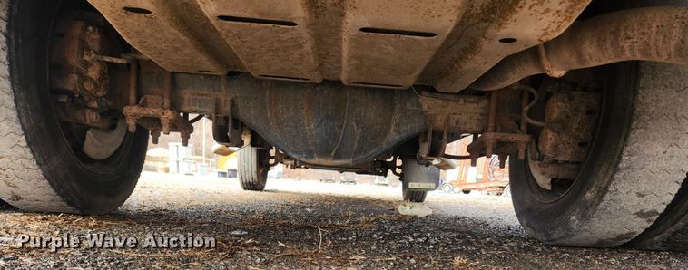 image for item JB9640 2004 Ford F550 Super Duty XL  utility / service truck