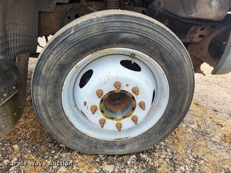 image for item JB9640 2004 Ford F550 Super Duty XL  utility / service truck