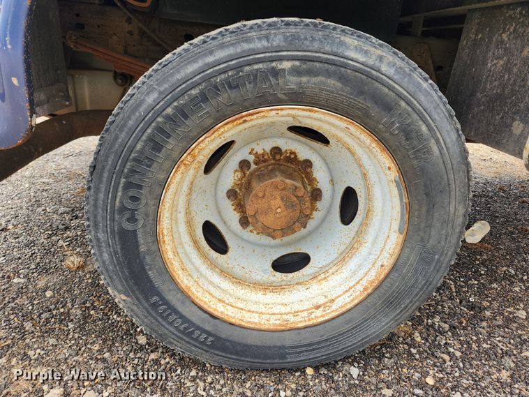 image for item JB9640 2004 Ford F550 Super Duty XL  utility / service truck