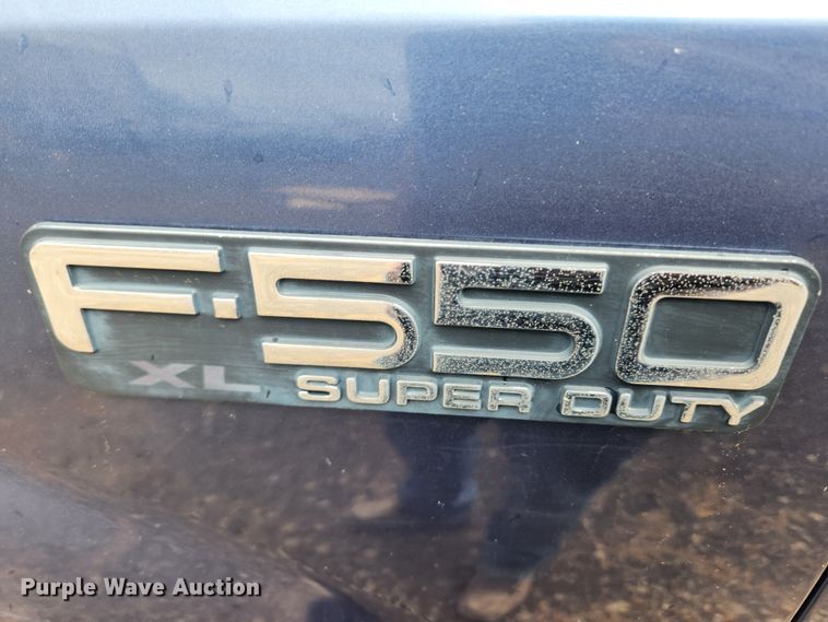 image for item JB9640 2004 Ford F550 Super Duty XL  utility / service truck