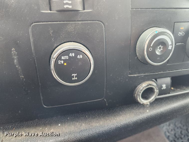 image for item JB9641 2009 Chevrolet Silverado 1500 LT Z71  Crew Cab pickup truck