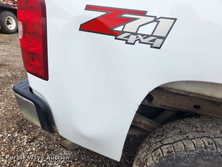 image for item JB9641 2009 Chevrolet Silverado 1500 LT Z71  Crew Cab pickup truck