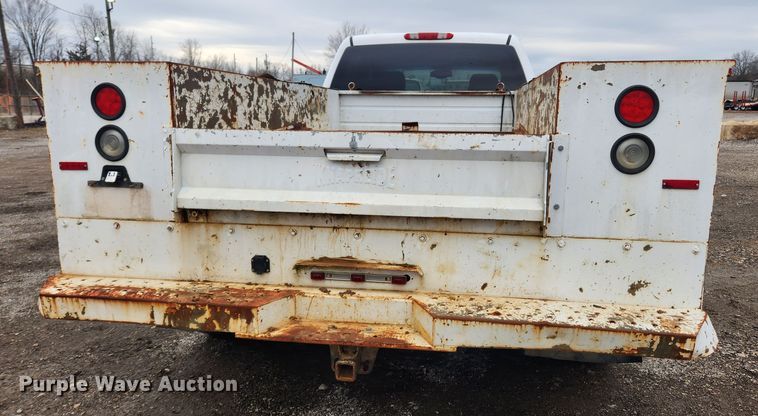 image for item JB9643 2007 Chevrolet Silverado 3500HD  Crew Cab utility bed pickup truck